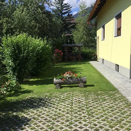 Andra Apartment *